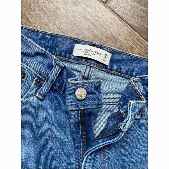 Abercrombie and Fitch Straight 90’s Jeans - Picture 4 of 6